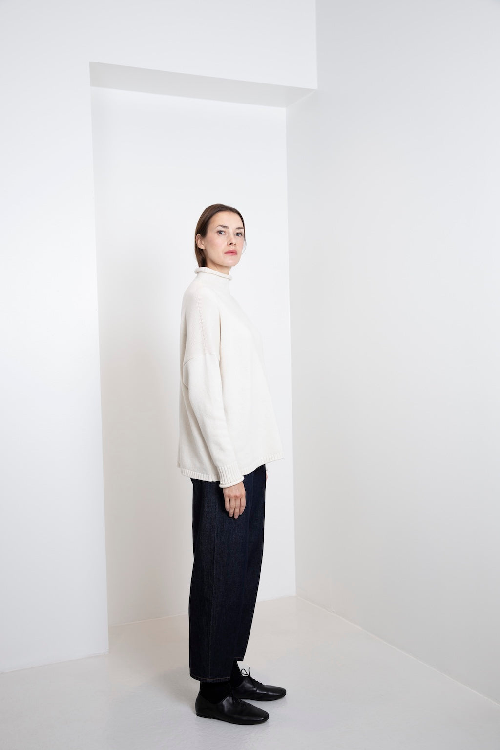 CASHMERE ROLL-NECK SWEATER