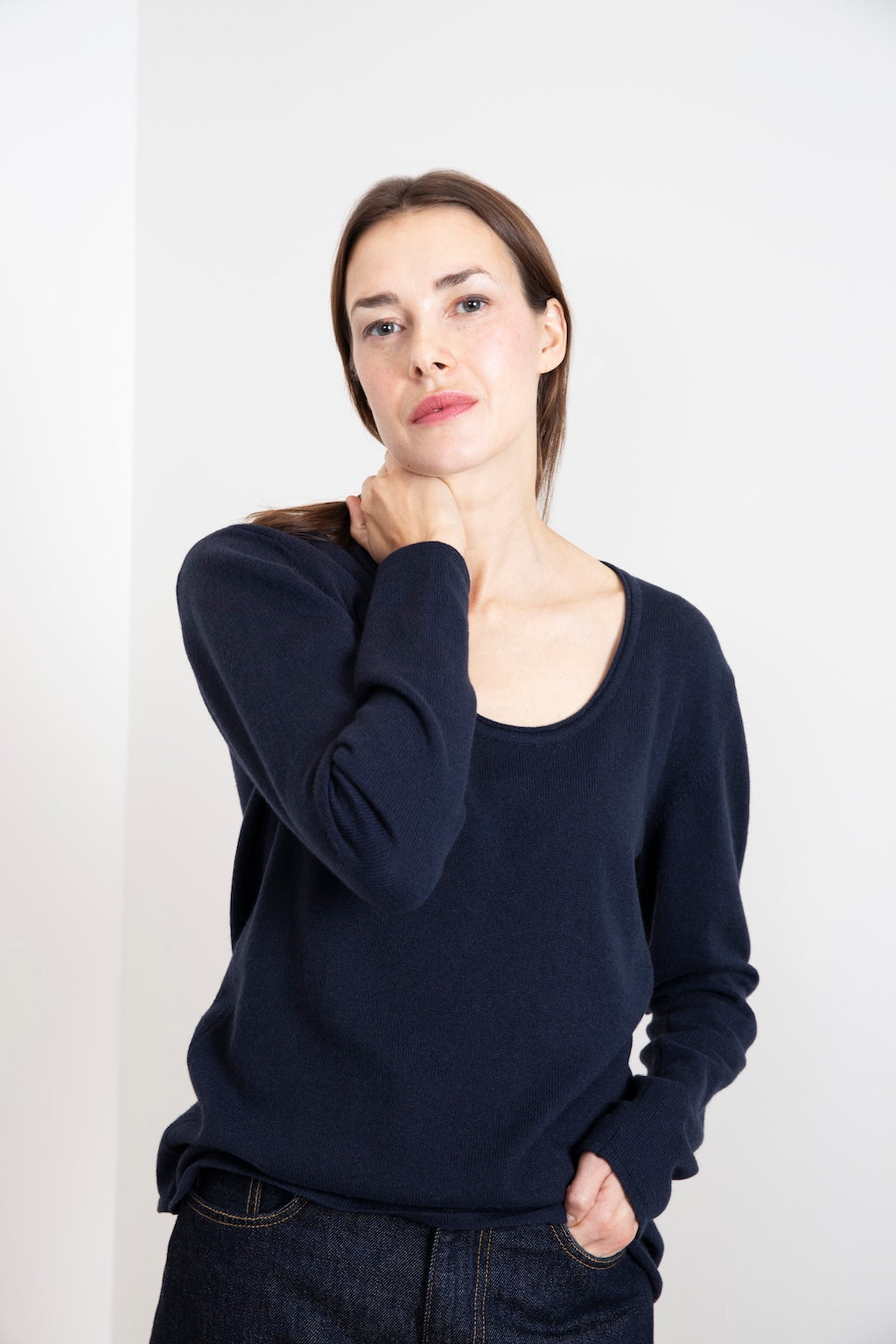 CASHMERE SCOOP NECK SWEATER