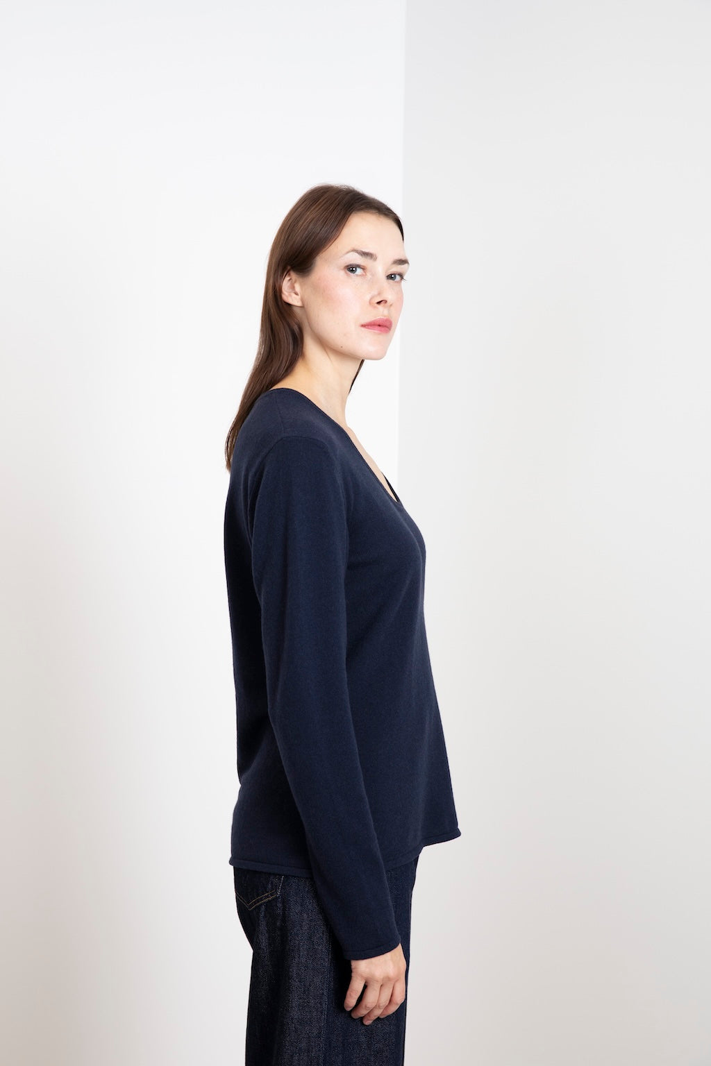 CASHMERE SCOOP NECK SWEATER