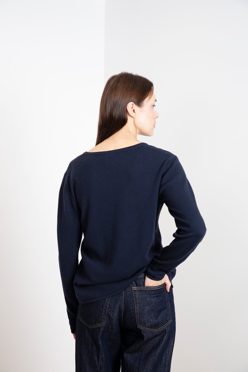 CASHMERE SCOOP NECK SWEATER
