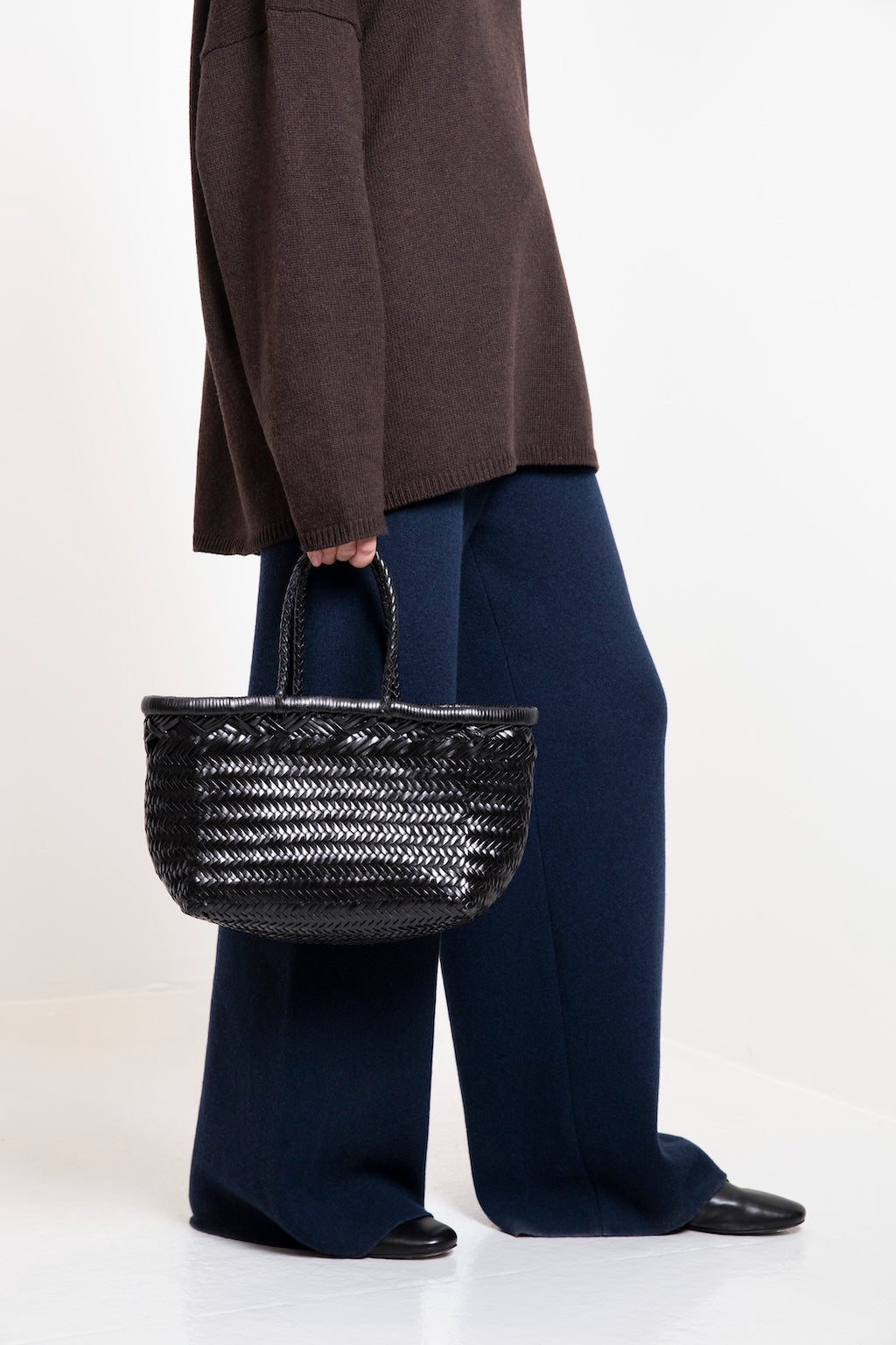 CASHMERE V-NECK SWEATER