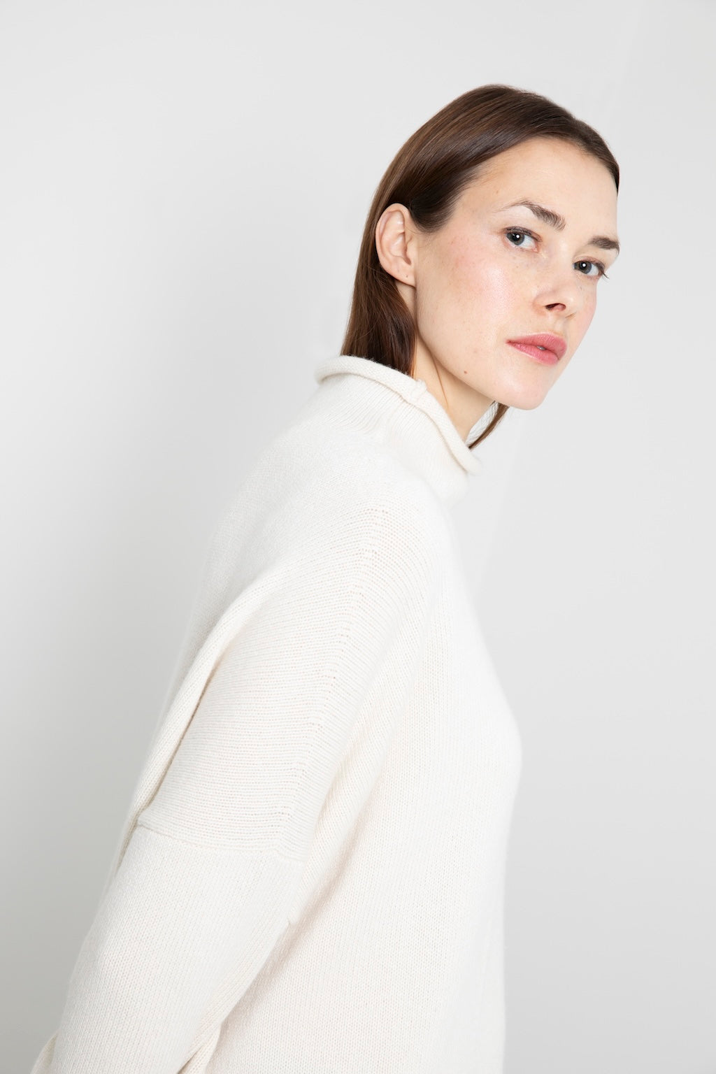CASHMERE ROLL-NECK SWEATER
