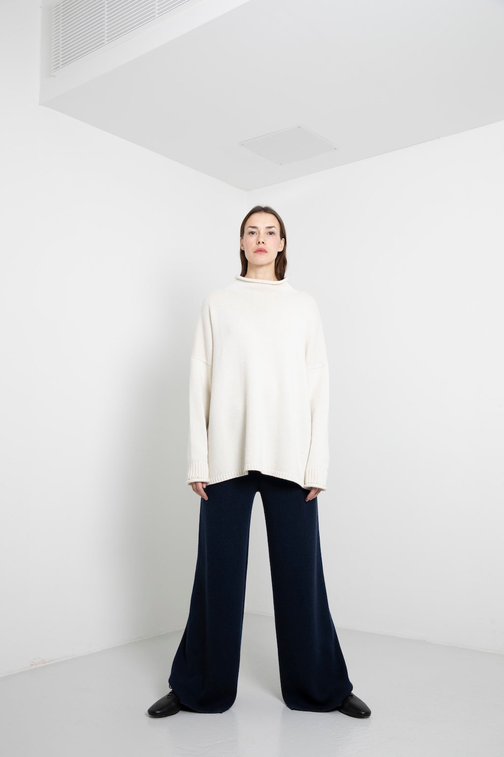CASHMERE ROLL-NECK SWEATER