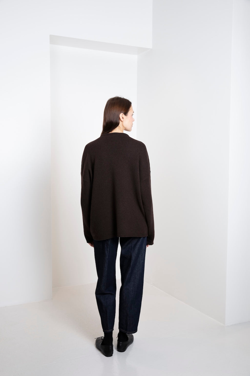 CASHMERE V-NECK SWEATER